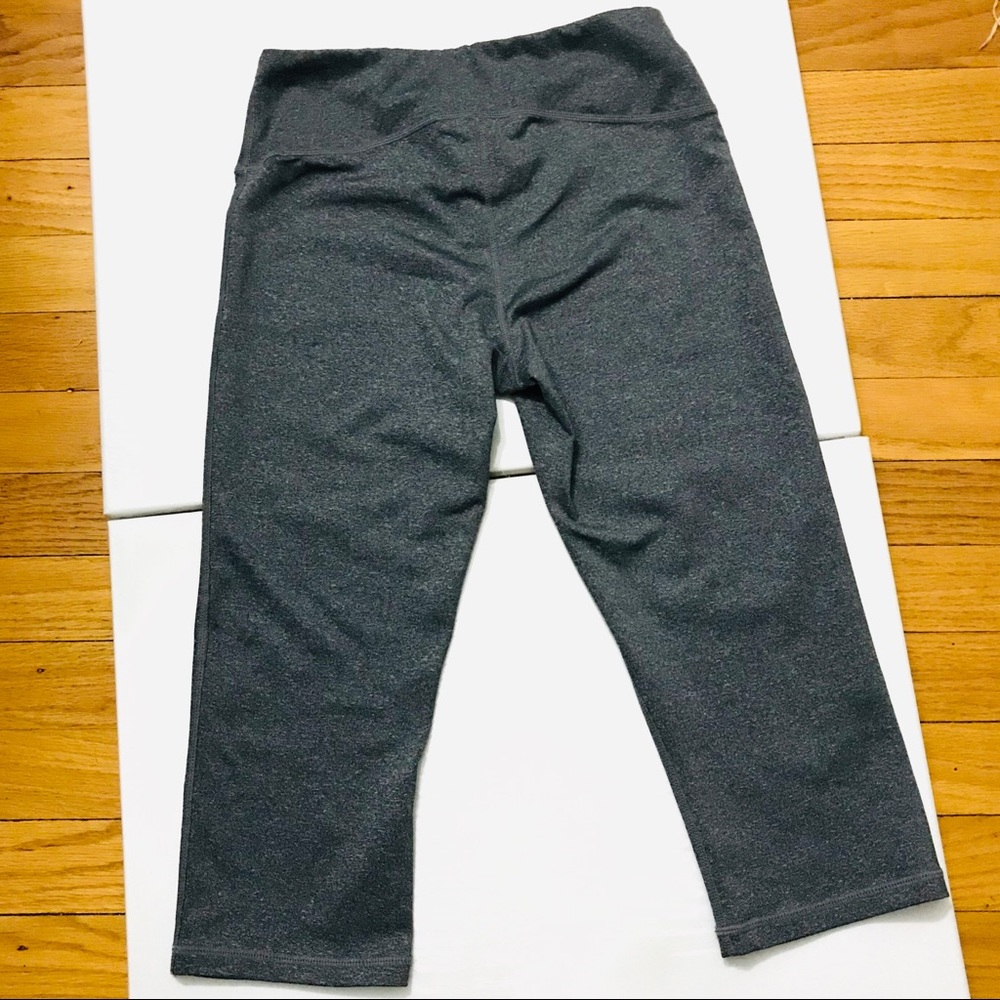 Zella Capri yoga/leggings - Picture 2 of 11